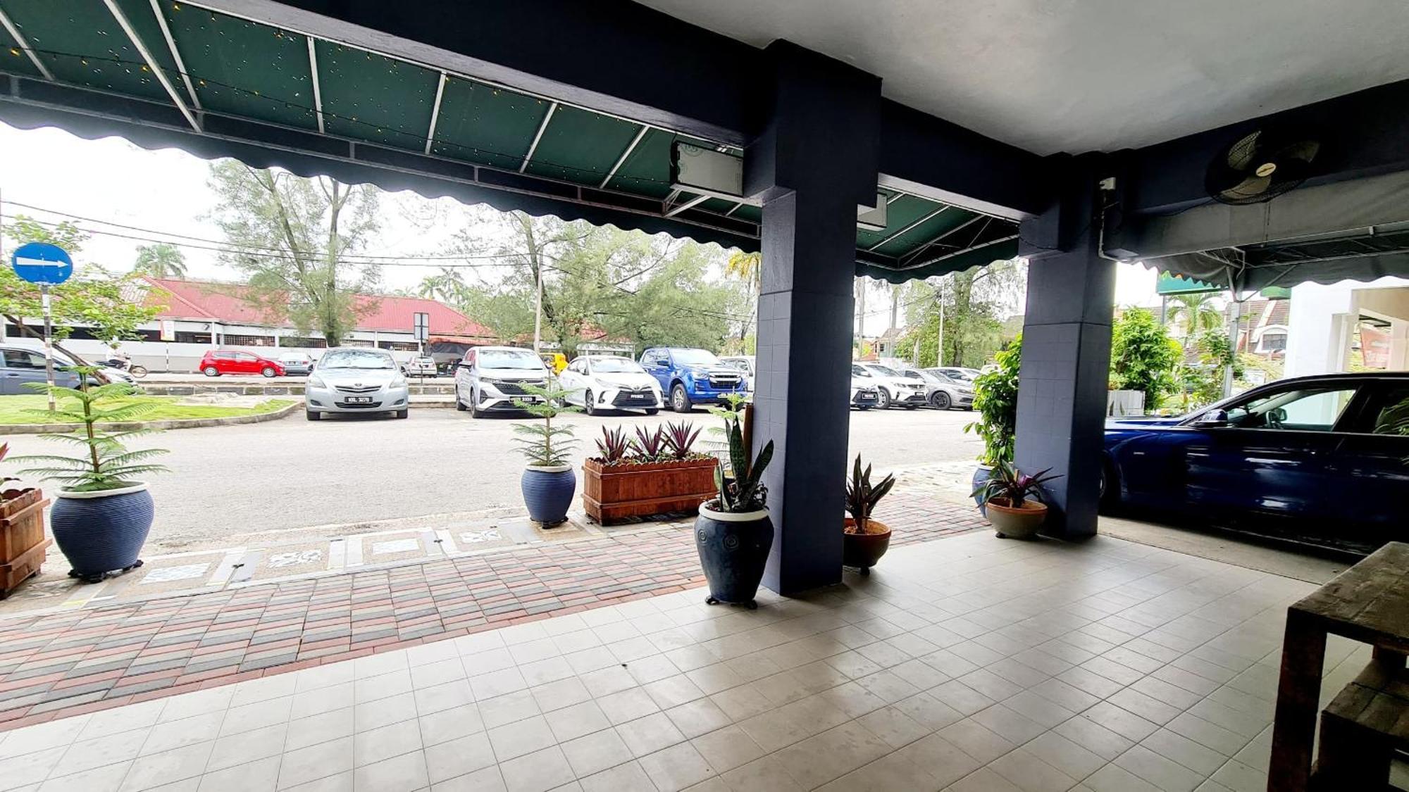 Pine Lodge By Evr Previously Yss Indrawasih Perai Exterior foto